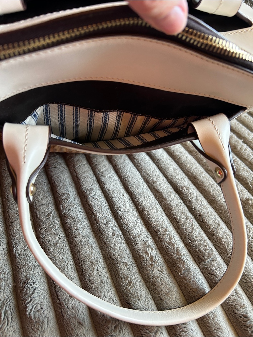 Dooney & Bourke 1975 Beacon Collection Woven Domed Satchel NWOT White Leather - Picture 7 of 16